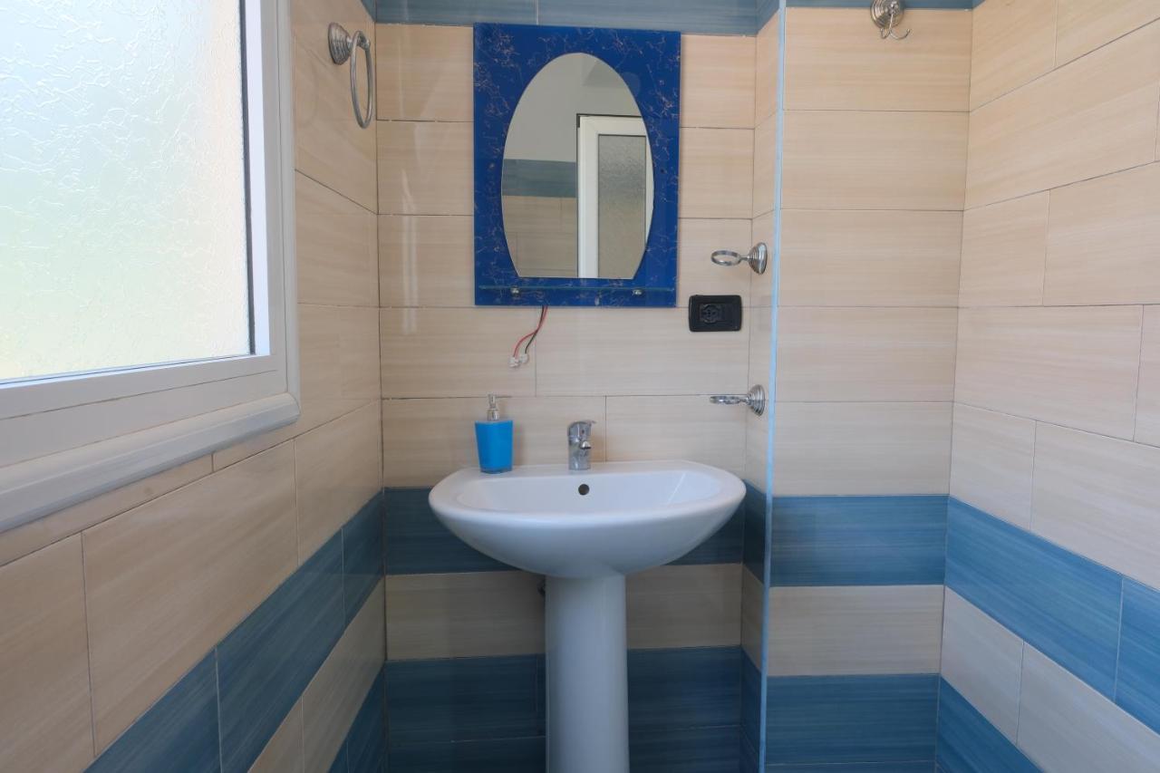 Mehilli Hotel Dhërmi Exteriér fotografie