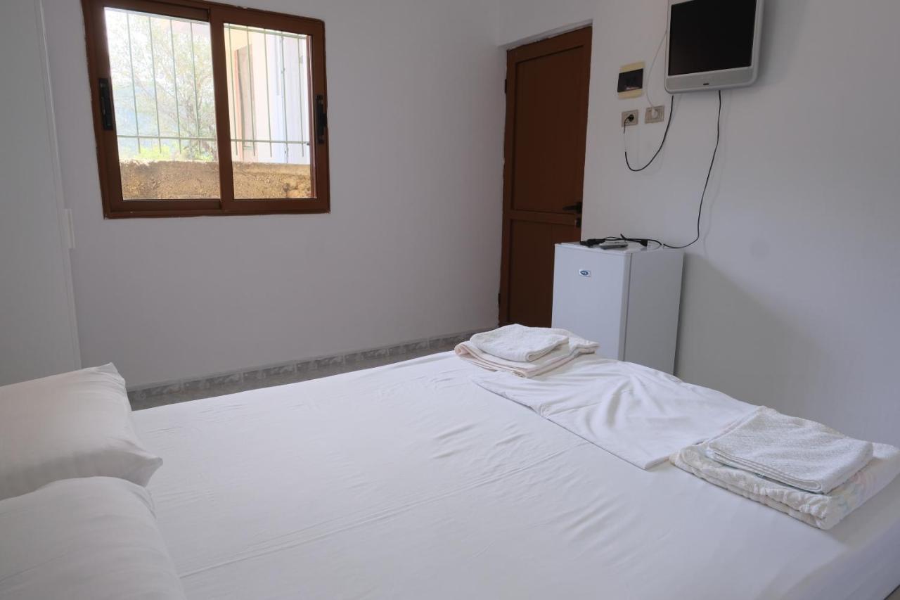 Mehilli Hotel Dhërmi Exteriér fotografie