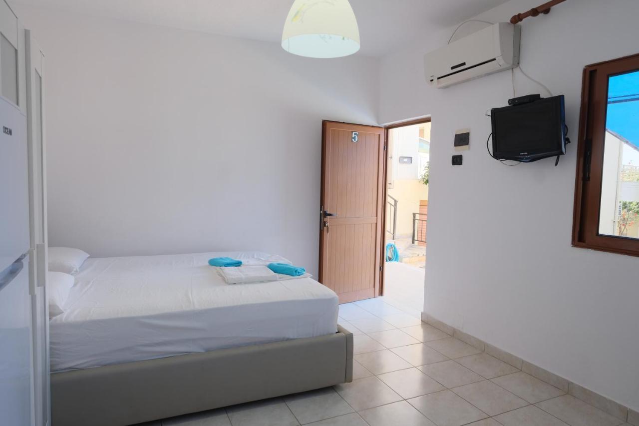 Mehilli Hotel Dhërmi Exteriér fotografie