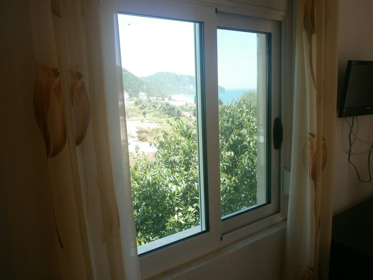 Mehilli Hotel Dhërmi Exteriér fotografie