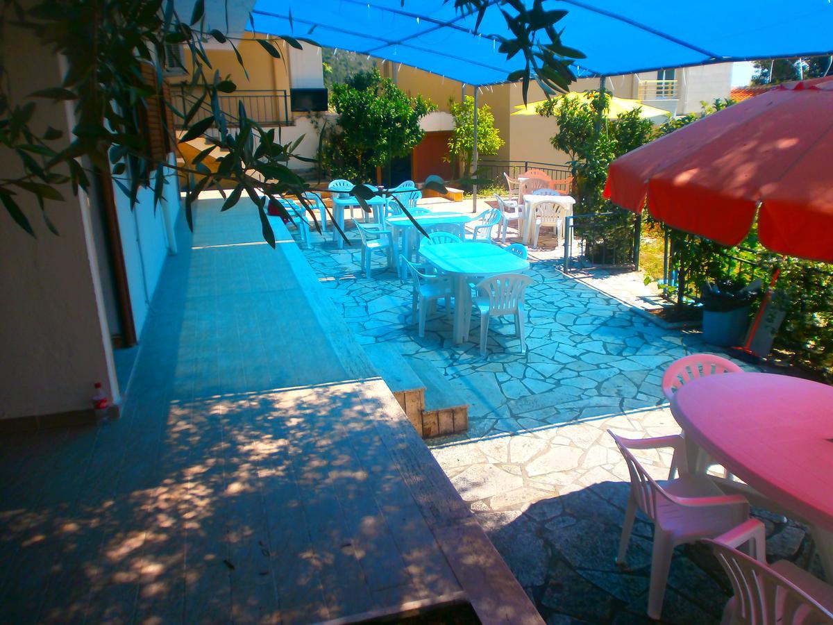 Mehilli Hotel Dhërmi Exteriér fotografie